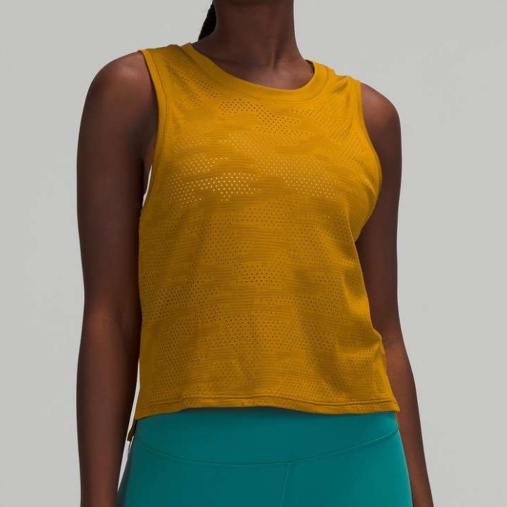 Lululemon train to be tank